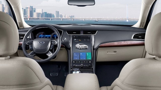2022 Ford Taurus interior